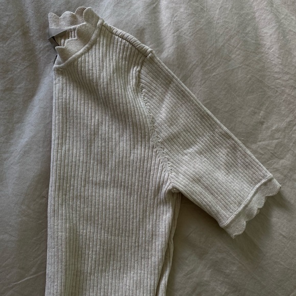 Ribbed beige H&M sweater tee - Picture 3 of 3